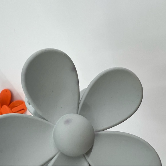 3 Daisy Flower Claw‎ Clips - Picture 3 of 4